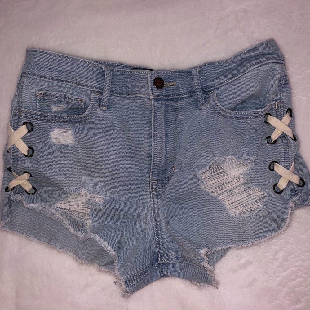 Light Wash Hollister Booty Shorts {negotiable}